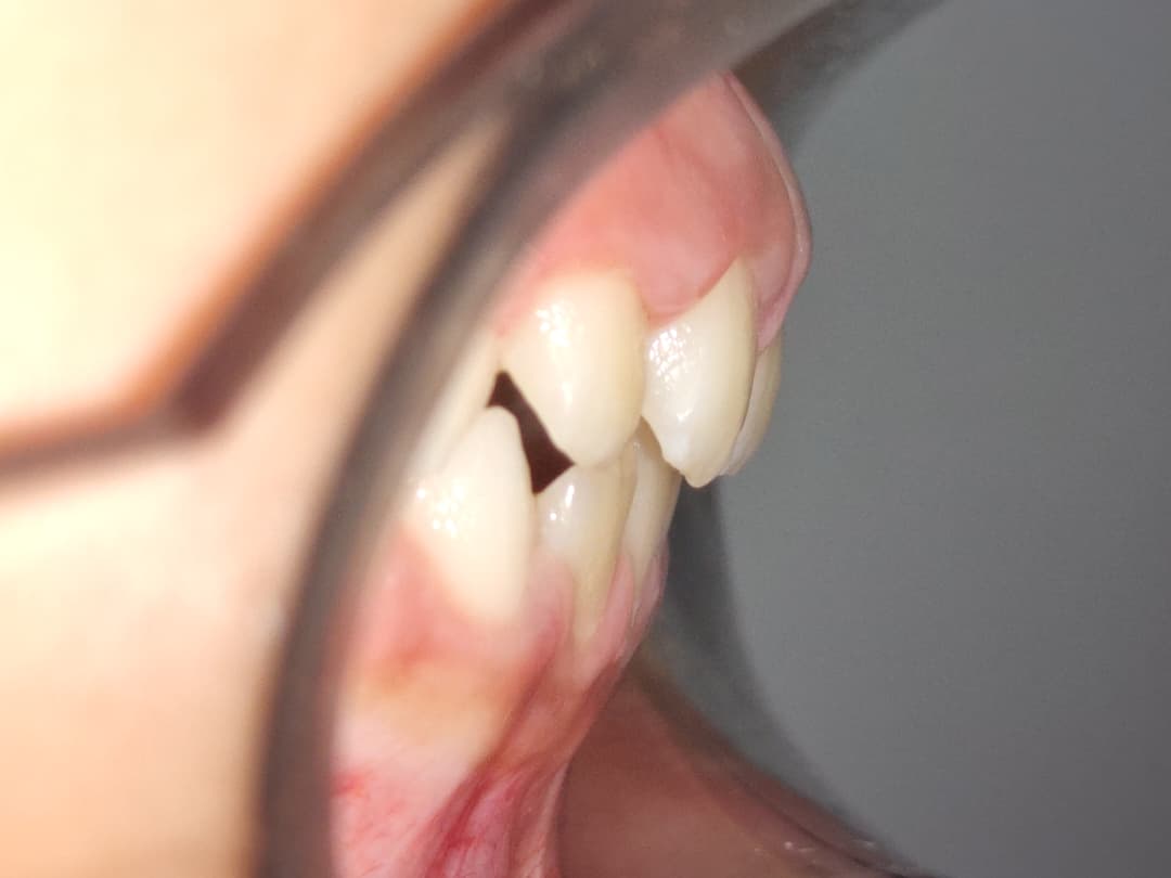 Dra. Johanny Hernández con paciente pediátrico en Caracas